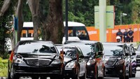 Mobil asal Jerman itu tak cuma menemani Kim Jong Un saat perjalanan di negaranya sendiri. Tak jarang mobil juga diboyong ke beberapa negara terutama saat ia melakukan pertemuan dengan para petinggi dari negara lain. Foto: REUTERS