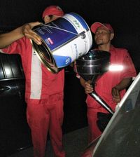 Layanan BBM kemasan di Kiosk Pertamax (Foto: dok. Pertamina)