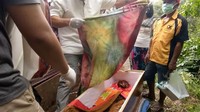 Manene sudah menjadi tradisi leluhur yang tetap dilakukan orang Toraja sejak dulu kala. Buat mereka, ini adalah tanda bakti, cinta dan penghormatan kepada orangtua walaupun mereka sudah meninggal. (Herson/Istimewa)