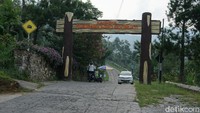 Masuk ke kawasan Agro Sidomukti beda lagi tiketnya, yaitu Rp 5 ribu untuk motor. Kawasan ini terkenal karena memiliki vila yang disewakan dan tempat kopi (Masaul/detikTravel)