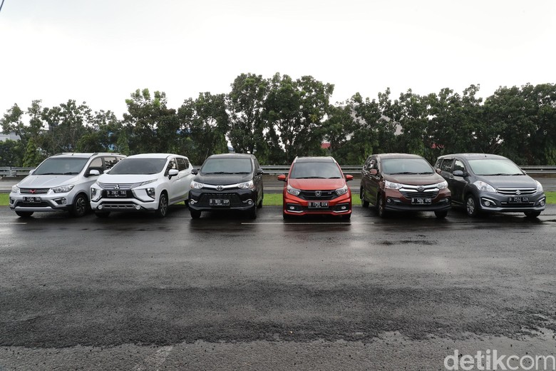 Mobil Low MPV. Foto: Grandyos Zafna Mobil Low MPV. Foto: Grandyos Zafna