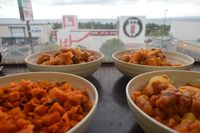 Makanan dari berbagai negara. 