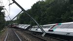 Foto: Penampakan Kereta yang Tergelincir di Pinggiran Paris