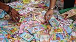 Berburu Aneka Amplop Lebaran di Pasar Asemka