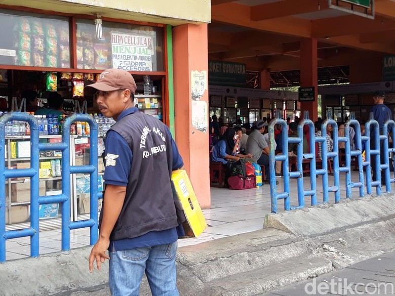 Cara Terminal Kampung Rambutan Atur Pedagang Asongan Cara Terminal Kampung Rambutan Atur Pedagang Asongan