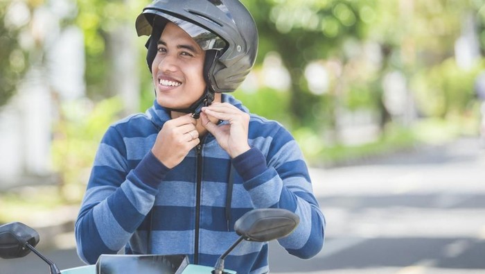 Ilustrasi Helm Motor