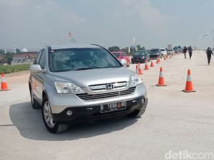 Ada U-Turn Tajam, Lalin di Exit Gringsing Macet