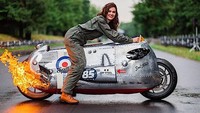 Siapa yang tidak tahu nama Supermine Spitfire? Yup, betul sekali nama ini mencuat, karena dipilih menjadi nama dari pesawat tempur pasukan Inggris pada perang dunia ke-II. Tapi bagaimana jadinya kalau nama ikonik tersebut diselipkan pada motor ya? Foto: Autoevolution