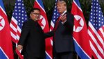 Detik-detik Pertemuan Bersejarah Trump-Kim yang Berlangsung Hangat