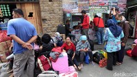 Berbagai jurusan di pula Jawa dan Sumatera yang diberangkatkan dari Terminal bantuan tersebut.