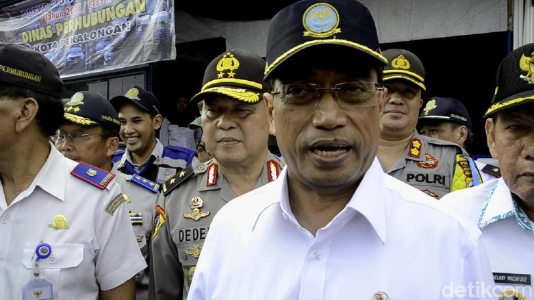 Menhub: Tren Pemudik 2018 Lebih Pilih Jalur Tol dan Angkutan Umum Menhub: Tren Pemudik 2018 Lebih Pilih Jalur Tol dan Angkutan Umum