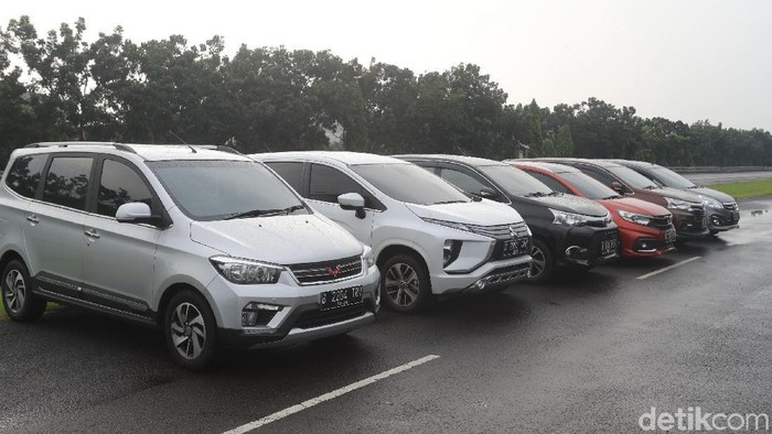 detikoto melakukan uji irit dari 6 mobil tipe MPV dari berbagai macam pabrikan di bridgestone sirkuit, Karawang. Ke enam mobil tersebut adalah Wuling Cortez, Suzuki Ertiga, Honda Mobilio, Daihatsu Xenia, Toyota Avanza dan Mitsubishi Xpander. Grandyos Zafna/detikcom
