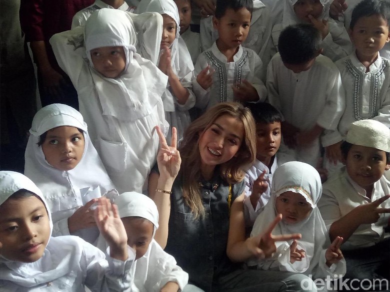 Adopsi Anak, Jedar Rencana Bikin Yayasan Bareng Girls Squad Adopsi Anak, Jedar Rencana Bikin Yayasan Bareng Girls Squad