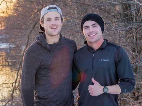 15 Potret Seleb Hollywood dan Saudara, Sama-sama Menawan!