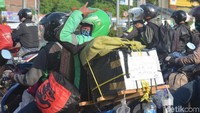 Pemudik ini sudah sampai tujuannya, ya di Cirebon. Ia juga meminta doa dan restu orang tuanya agar selamat sampai tujuan.