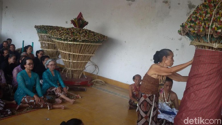 Awali Buat Gunungan, Keraton Yogya Gelar Tumplak Wajik Awali Buat Gunungan, Keraton Yogya Gelar Tumplak Wajik