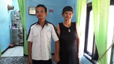 Potret Rumah Tangga Nenek Manih yang Viral karena Hamil di Usia 70-an Tahun