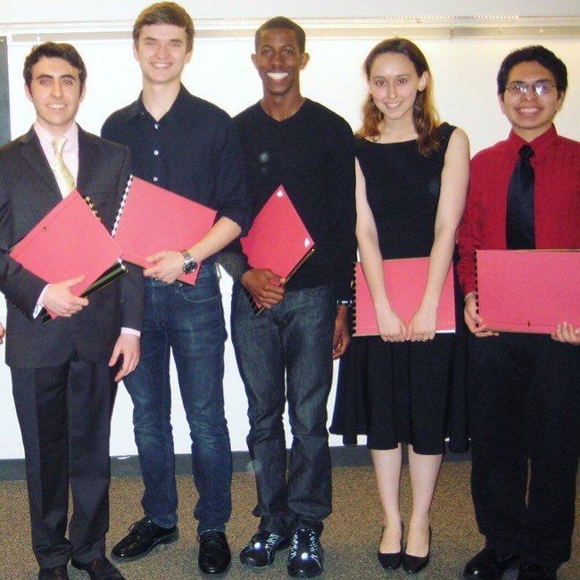 Pada 2010, gadis berdarah Kuba-Amerika ini lulus dari Illinois Mathematics and Science Academy dan terdaftar di Massachusetts Institute of Technology (MIT). Sabrina sebelumnya harus menunggu untuk diterima di MIT, tetapi ketika Profesor Allen Haggerty dan Earll Murman melihat videonya tentang pesawat, mereka lebih dari yakin bahwa Sabrina pantas mendapatkan tempatnya di MIT. Foto: Istimewa