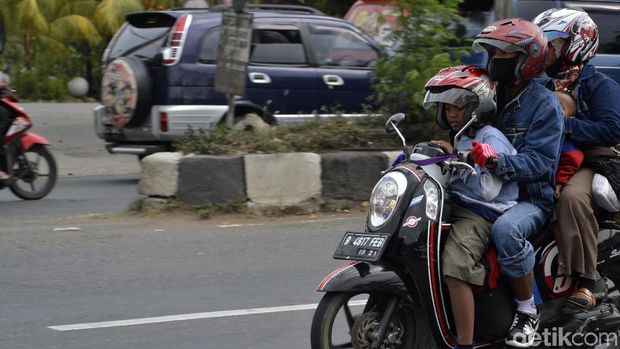 Kondisi arus lalu lintas di Pantura Pekalongan. 