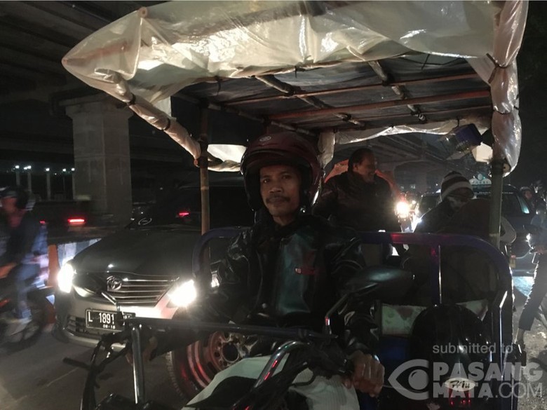 Mudik Pakai Motor Gerobak. Foto: Pasangmata/SEVY KD Mudik Pakai Motor Gerobak. Foto: Pasangmata/SEVY KD
