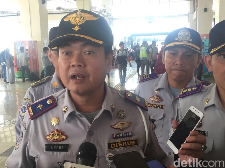 665 Petugas Dishub dan 1.300 Satpol PP DKI Siaga di Malam Takbir 665 Petugas Dishub dan 1.300 Satpol PP DKI Siaga di Malam Takbir