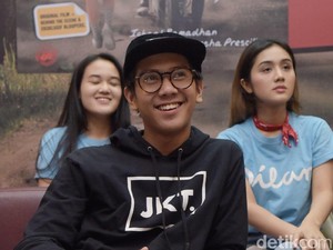 Tanggapan Iqbaal Soal Kontroversi Perankan Minke