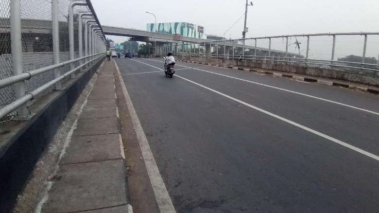Polisi Cari Keterkaitan Teror Batu di Tol Jagorawi dan Pondok Gede Polisi Cari Keterkaitan Teror Batu di Tol Jagorawi dan Pondok Gede