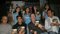 Kini setalah laris di bioskop, film Dilan 1990 membuat DVD. Dan sudah tembus 100 ribu keping. Foto: Pool/Ismail/detikHOT