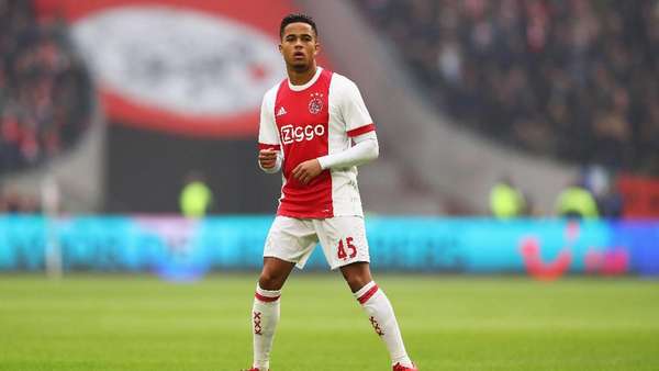 Justin Kluivert Resmi Jadi Milik Roma Justin Kluivert Resmi Jadi Milik Roma