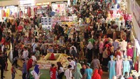 Pasar Tanah Abang mengalami peningkatan pengunjung hari ini, Selasa (12/6/2018).