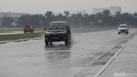 Toyota Avanza tercatat membukukan 12,5 km per liter. Foto: Grandyos Zafna