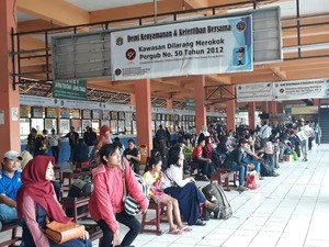 Terminal Kp. Rambutan Pantau Keamanan Mudik Lewat Grup WhatsApp
