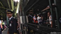 Dalam sehari layanan ini disediakan dalam empat kali perjalanan.