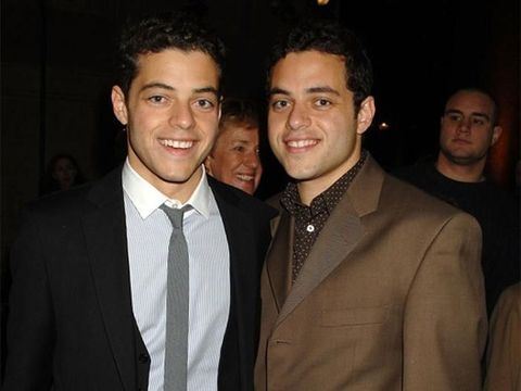 15 Potret Seleb Hollywood dan Saudara, Sama-sama Menawan!