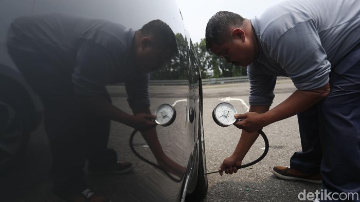 detikoto melakukan uji irit dari 6 mobil tipe MPV dari berbagai macam pabrikan di bridgestone sirkuit, Karawang. Ke enam mobil tersebut adalah Wuling Cortez, Suzuki Ertiga, Honda Mobilio, Daihatsu Xenia, Toyota Avanza dan Mitsubishi Xpander. Grandyos Zafna/detikcom