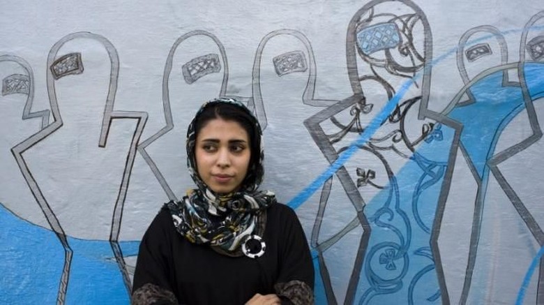 Seniman Grafiti Perempuan Pertama Afghanistan Ingin Buat Mural Bukan Perang Seniman Grafiti Perempuan Pertama Afghanistan Ingin Buat Mural Bukan Perang