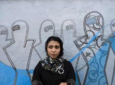 Seniman Shamsia Hassani dari Afghanistan