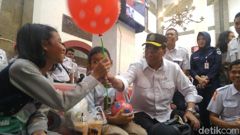 Di Sela Pantau Mudik di Semarang, Menhub Sosialisasi Asian Games Di Sela Pantau Mudik di Semarang, Menhub Sosialisasi Asian Games