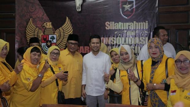 Hadiri Pasar Sejuta Waqiah, Emil Dardak Disebut Pemimpin Santun dan Cerdas