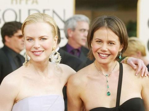 15 Potret Seleb Hollywood dan Saudara, Sama-sama Menawan!