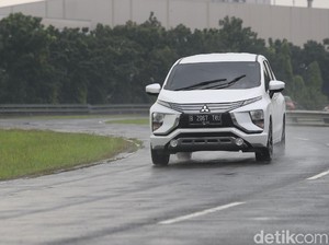 Mitsubishi Xpander Masih Perkasa, Avanza Tertinggal Lagi