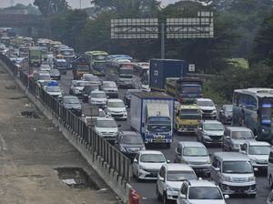 Tol Jakarta-Cikampek Macet 8 Km Jelang Rest Area Km 39