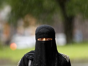 Mulai Hari Ini, Belanda Resmi Larang Warganya Pakai Burqa dan Cadar