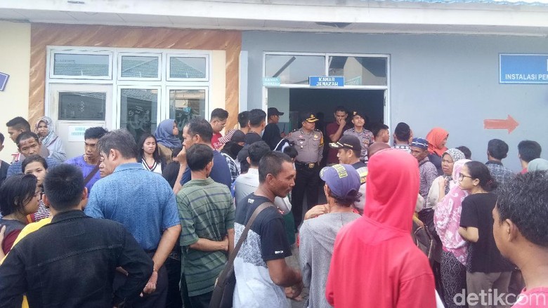 Kelebihan Penumpang, Kapal Motor di Makassar Tenggelam Kelebihan Penumpang, Kapal Motor di Makassar Tenggelam