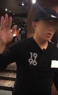 Waduh! Turis China Ini Diusir oleh Pelayan Restoran di Osaka