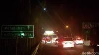 Habiburokhman menceritakan pengalaman mudiknya. Dia mengaku mudik tahun ini seperti neraka.  Sangat tidak lancar, saya ini mudikers, setiap tahun mudik, tutur Habiburokhman di kawasan Menteng, Jakarta Pusat, Senin (18/6).  (Foto: Bahtiar rifai/detikcom)