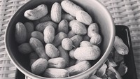 Semangkuk kacang kulit diunggah oleh wanita cantik ini. Apakah ini makanan kedukaan Shin Min-a? Foto: Instagram @illusomina