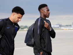Wajah tegang juga terlihat dari sebagian pemain Inggris, seperti striker Danny Welbeck dan bek Kyle Walker. (Foto: Anton Vaganov/Reuters)
