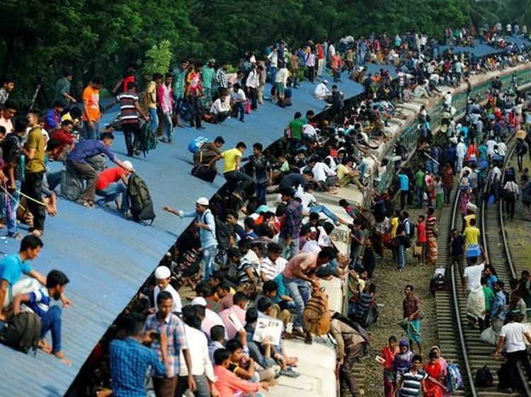 Potret Mengerikan Perjuangan Mudik Bertaruh Nyawa