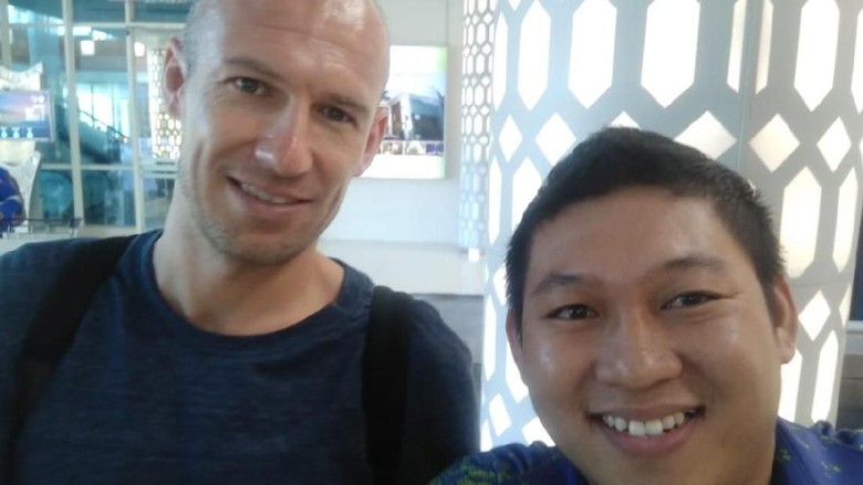 Foto: Arjen Robben di Bandara Komodo, Labuan Bajo (Istimewa) Foto: Arjen Robben di Bandara Komodo, Labuan Bajo (Istimewa)